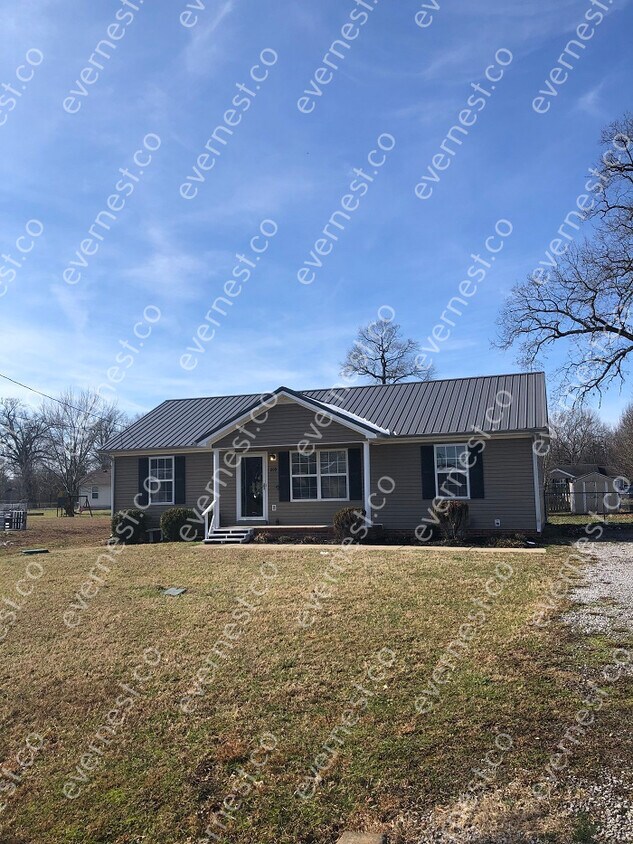 209 Loch Lomand Dr, Christiana, TN 37037 House Rental in Christiana