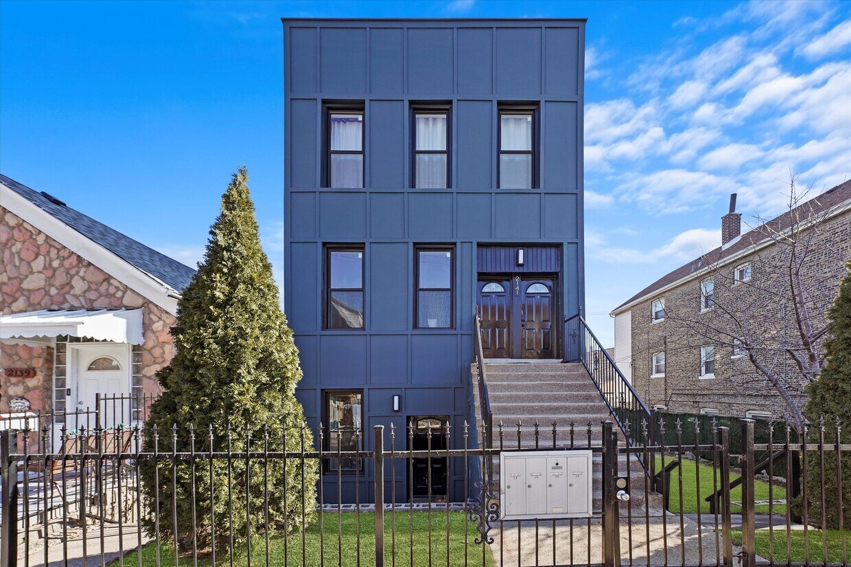 Foto principal - 2141 W Coulter St
