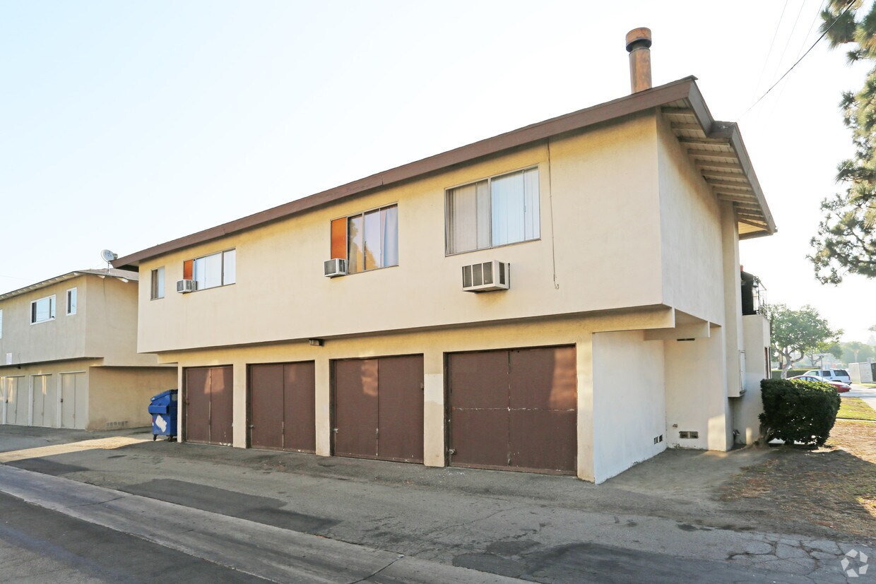 Foto del edificio - 12201 Adrian St