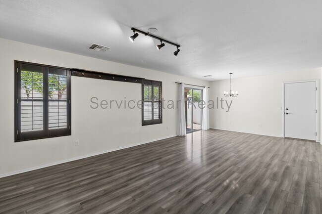 Foto del edificio - 3923 E Kent Ave