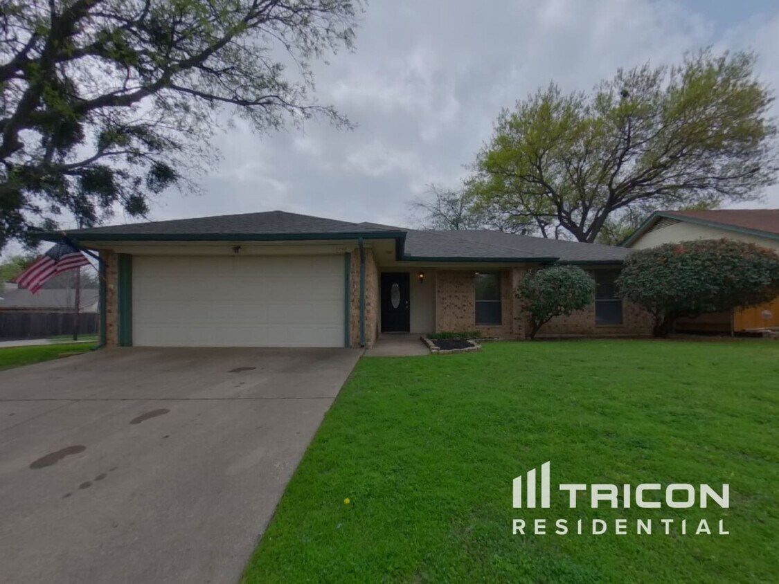 Foto principal - 6056 Birchill Road Watauga TX