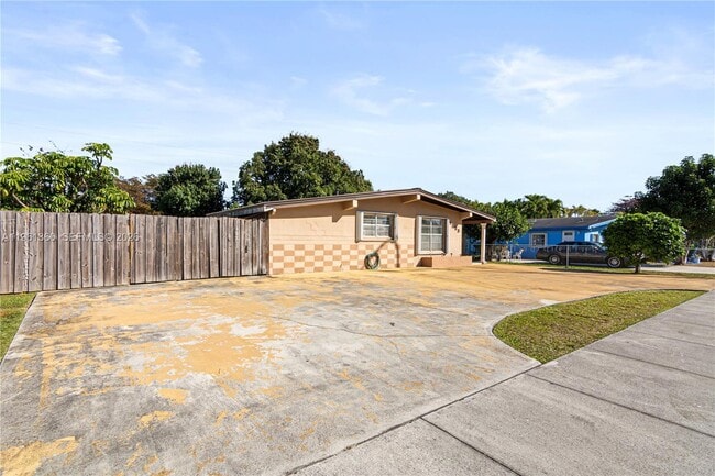 Foto del edificio - 11535 Lincoln Blvd