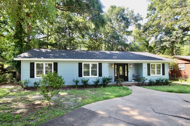 Building Photo - Newly remodeled 3 bedroom home with mother...