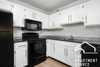 Building Photo - 1000 N La Salle Dr