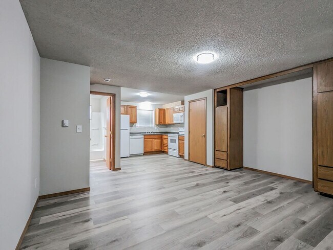 Foto del edificio - 130 Gilman Ave