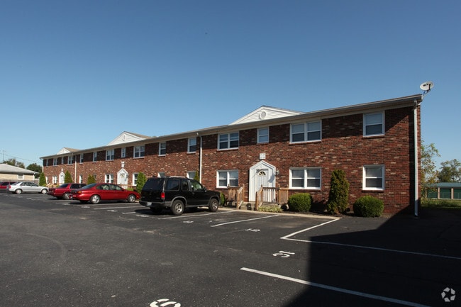 Building Photo - Savannah Square & Terrace Apartments
