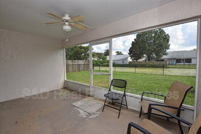 Foto del edificio - 1072 Meadowood Pointe Rd