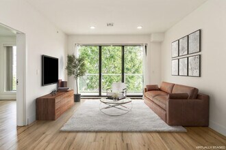 Building Photo - 28 Vroom St