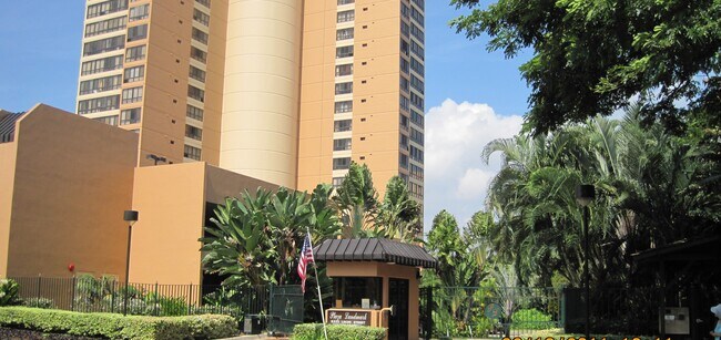 Building Photo - 5333 Likini St