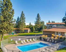 Building Photo - Rosewood Club