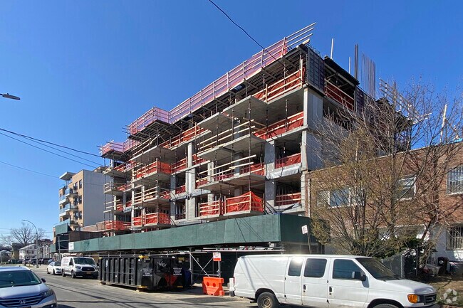 Building Photo - Grand 147
