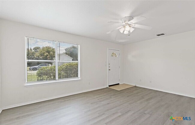 Building Photo - 3012 Pine Valley Dr