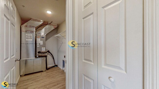 Foto del edificio - 8250 Juniper Rd