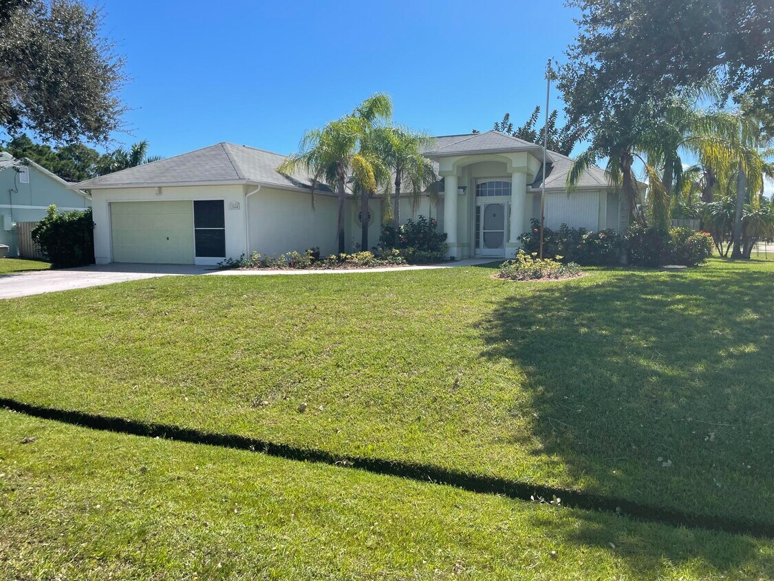Foto principal - 1544 SE North Blackwell Dr