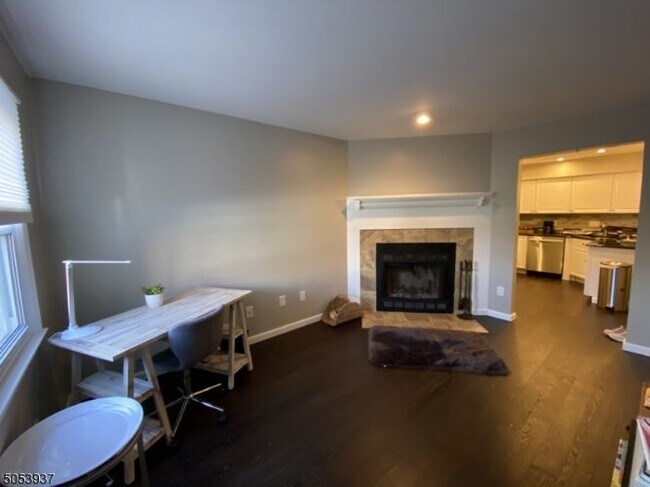 Building Photo - 23 Burnham Ct