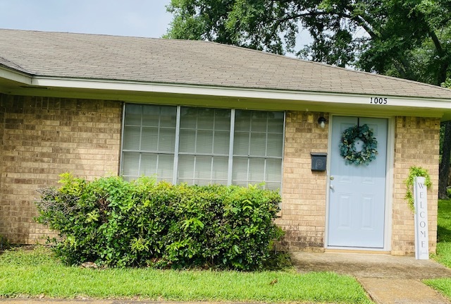 Primary Photo - 1005 Waco St