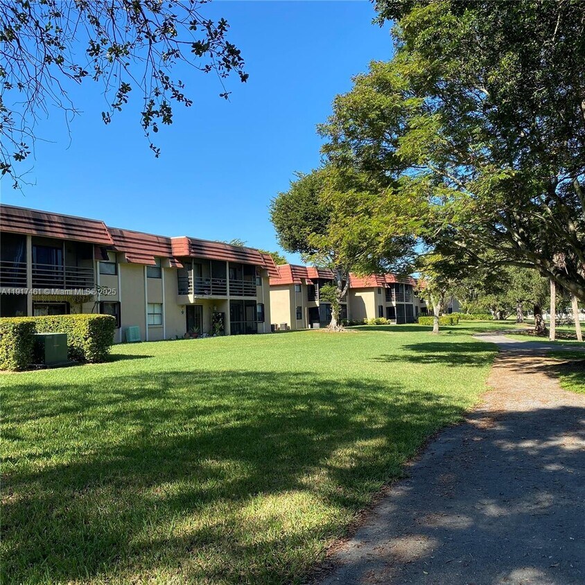 Foto principal - 14847 SW 104th St