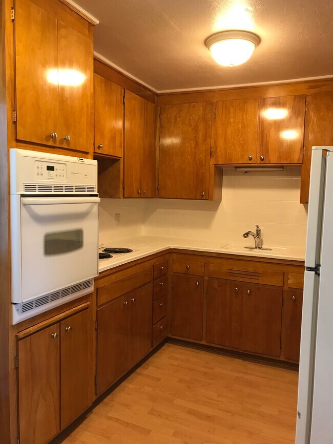 Foto del edificio - 2117 Nob Hill Ave N