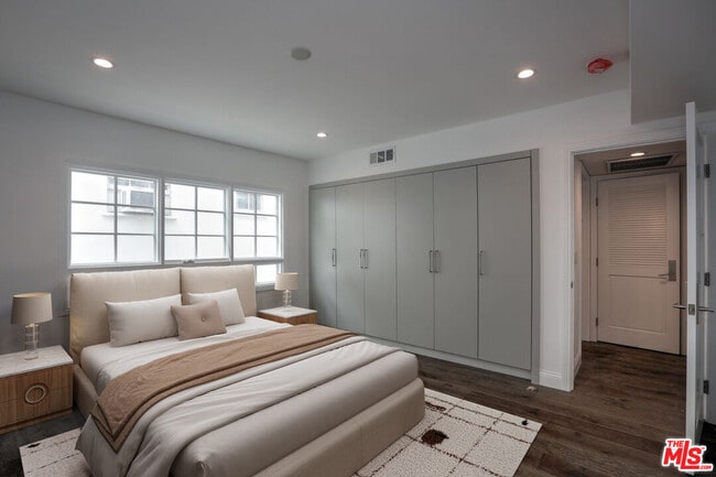 Foto del edificio - 1105 Alta Loma Rd