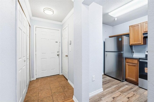 Building Photo - 3702 Palm Desert Ln