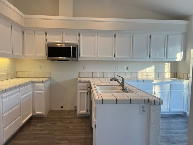 Building Photo - 15071 Cozumel Dr