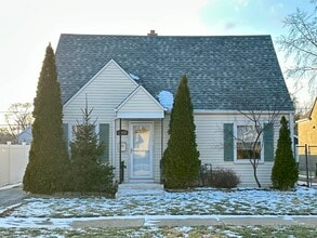 Building Photo - 15020 Ridgeway Ave