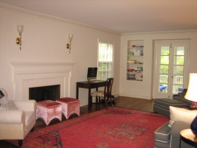 Building Photo - 2120 Chestnut Ave