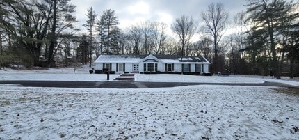 Building Photo - 590 Dunbar Cave Rd