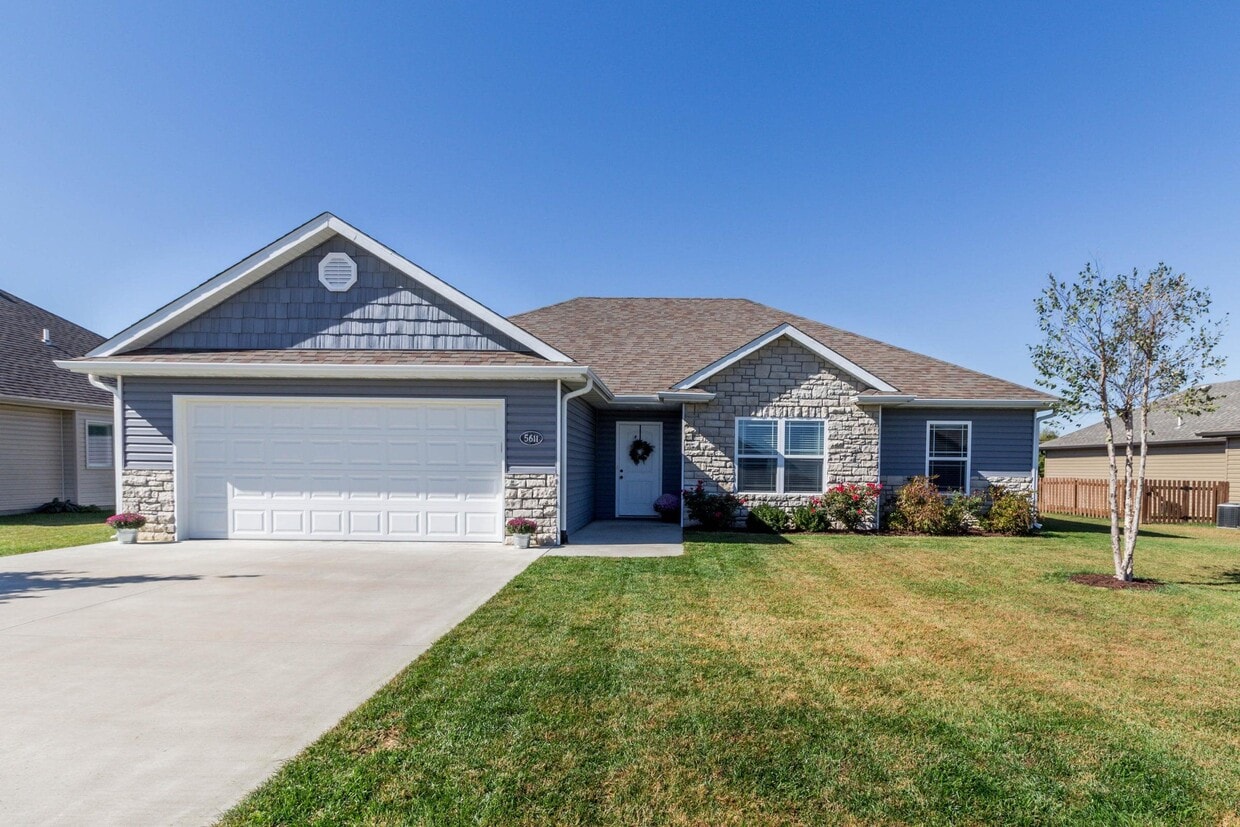 Primary Photo - 5611 Abercorn Dr
