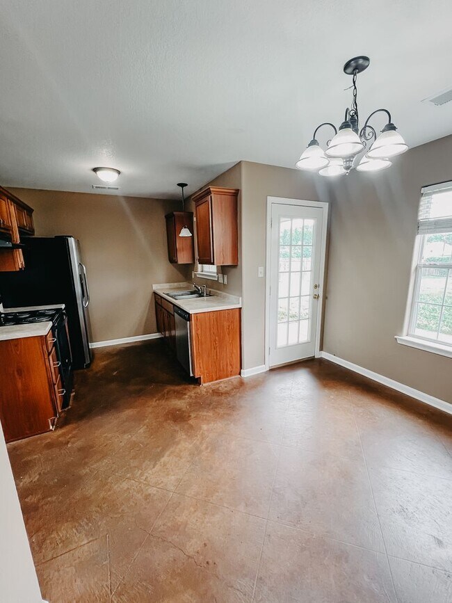 Building Photo - 4 Bedroom 2.5 Bath Home in Munford near ar...
