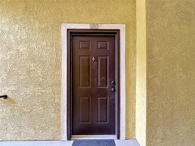 Foto del edificio - 10201 Courtney Palms Blvd