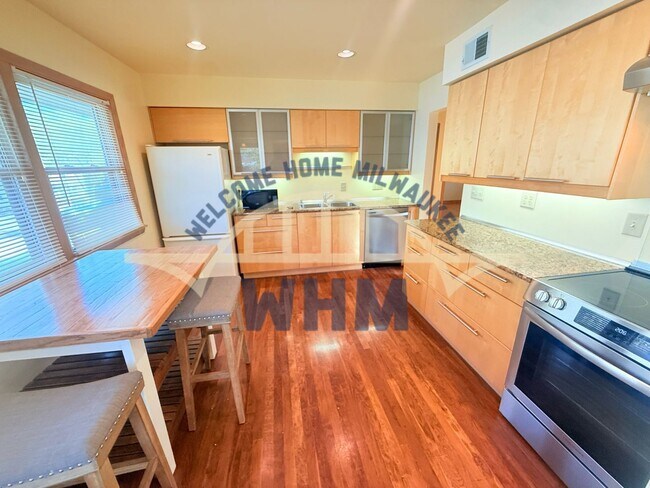 Foto del edificio - 7315 Harwood Ave