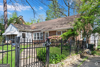 Building Photo - 1194 Spring Valley Ln NE