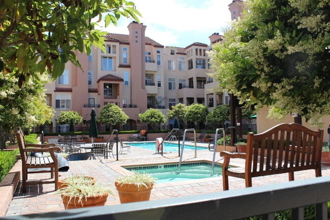 Building Photo - Westside San Mateo Condo  Corte Bella