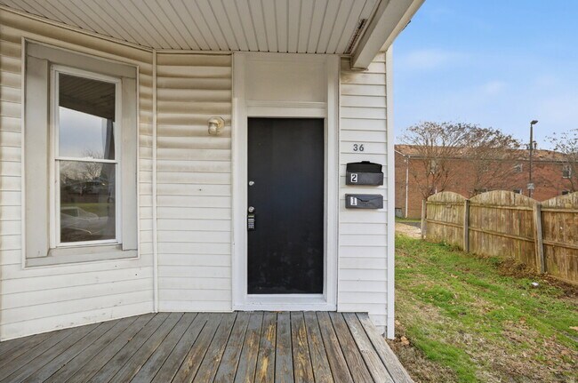 Building Photo - Charming 3-Bedroom Downstairs Duplex for rent in Newport News – Great Location!