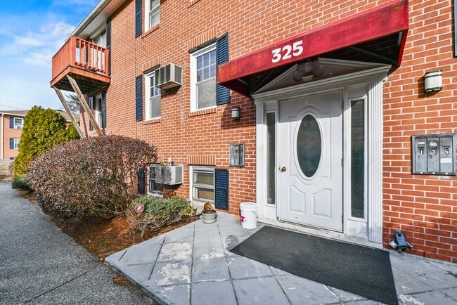 Foto del edificio - 325 Ashland Ave