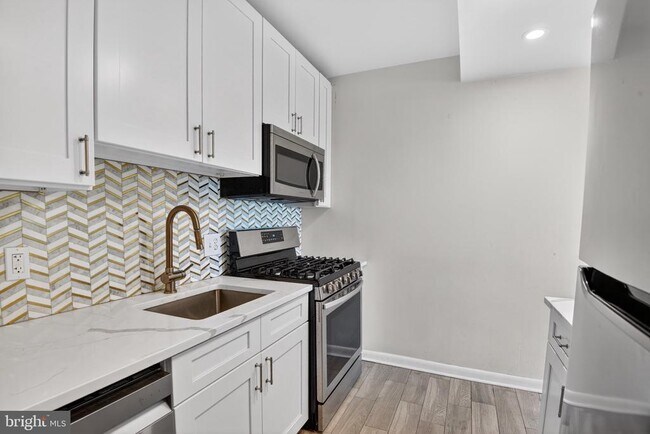 Foto del edificio - 4201 Cathedral Ave NW