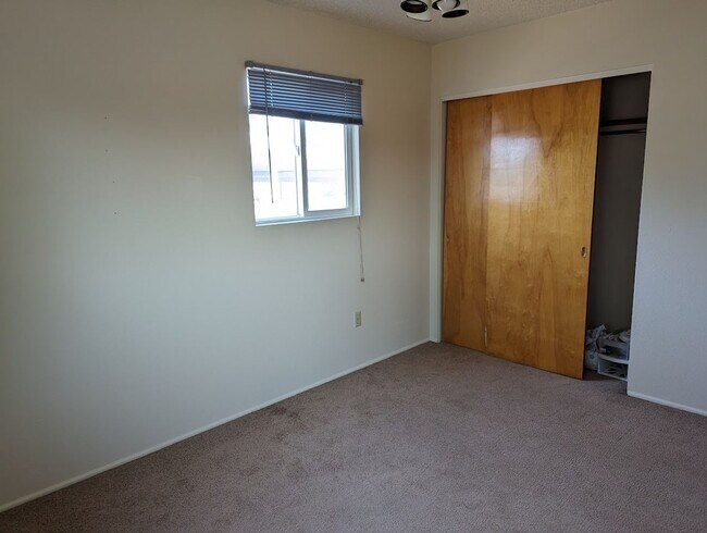 Foto del edificio - Spacious Clarkston 3 bed/2 Bath Pet-friendly House with Large Fenced Backyard