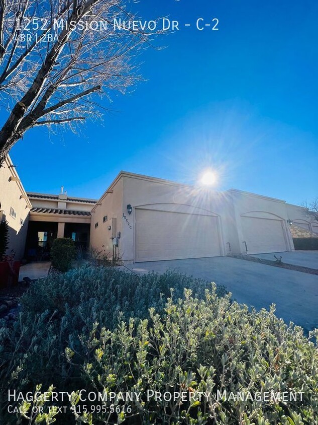 Primary Photo - Beautiful & unique 4 bed 2 bath 2 story home!