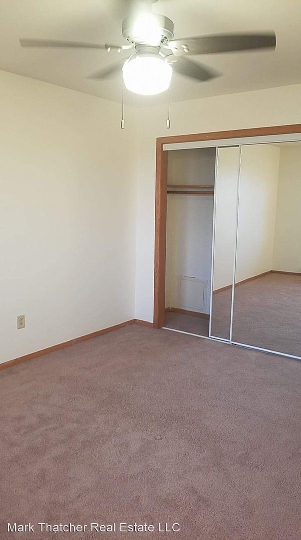 Building Photo - 505 Mulberry Dr E