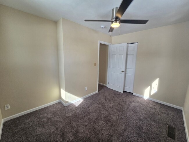 Building Photo - Beautiful 3 Bedroom Ranch - Norwin School District - Available Immediately