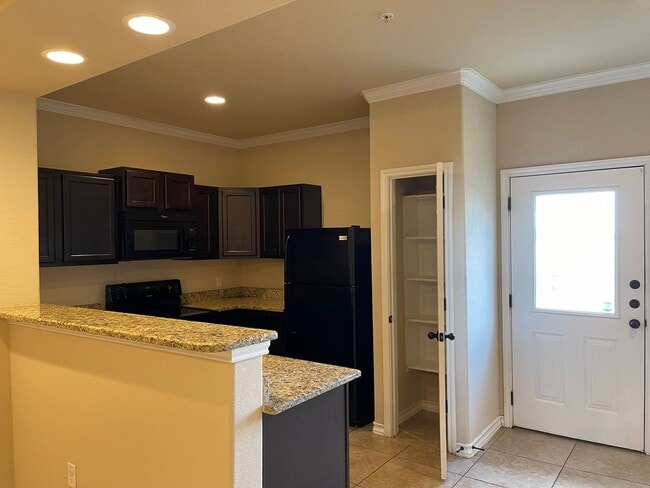 Foto del edificio - Town home for rent