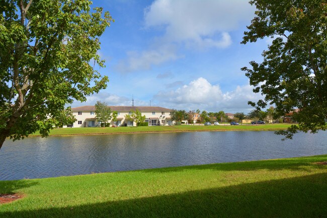 Building Photo - 2611 SW Marshfield Court