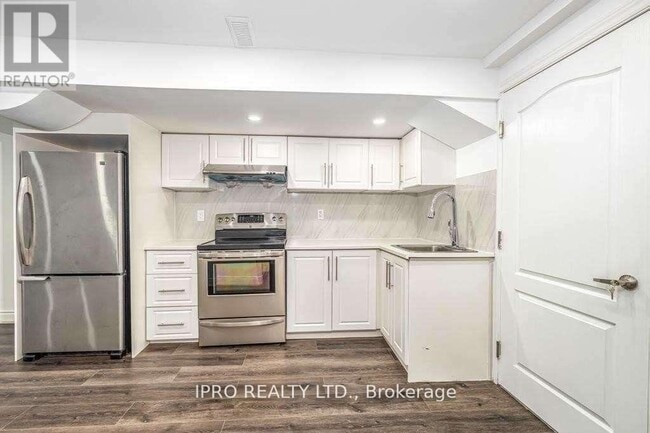 Building Photo - 1070 Galesway Blvd