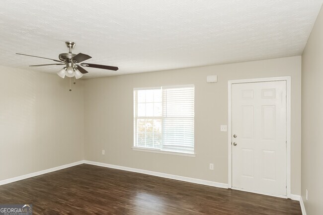 Building Photo - 1588 Keystone Dr