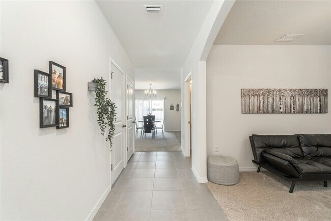 Building Photo - 10008 Jadite Pl