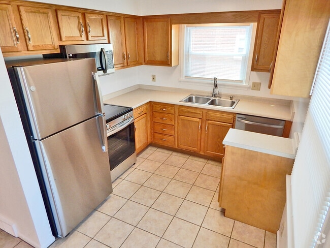 Kitchen - 95 Pine St