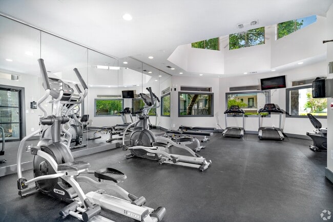 Building Photo - Apex Apartments