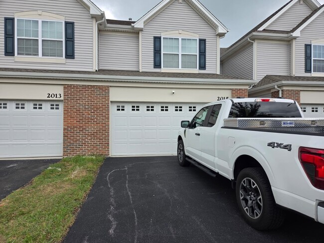 Building Photo - 2015 Pembridge Ln