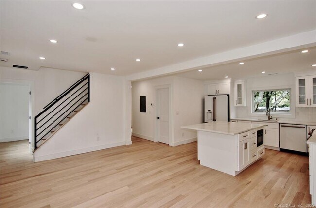 Building Photo - 16 Homestead Ln